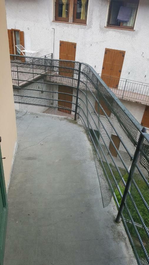 Alex'S Home Crone Luaran gambar