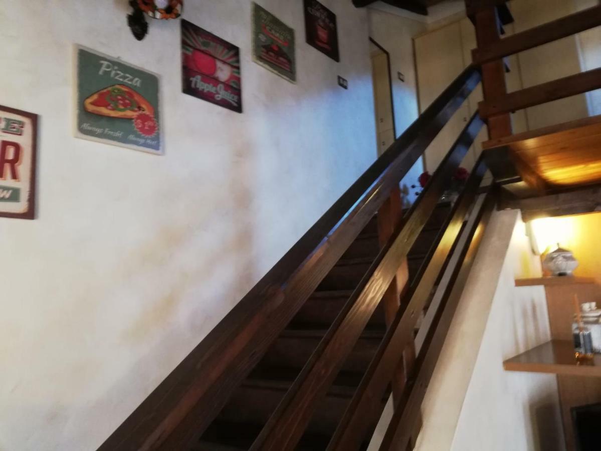 Alex'S Home Crone Luaran gambar